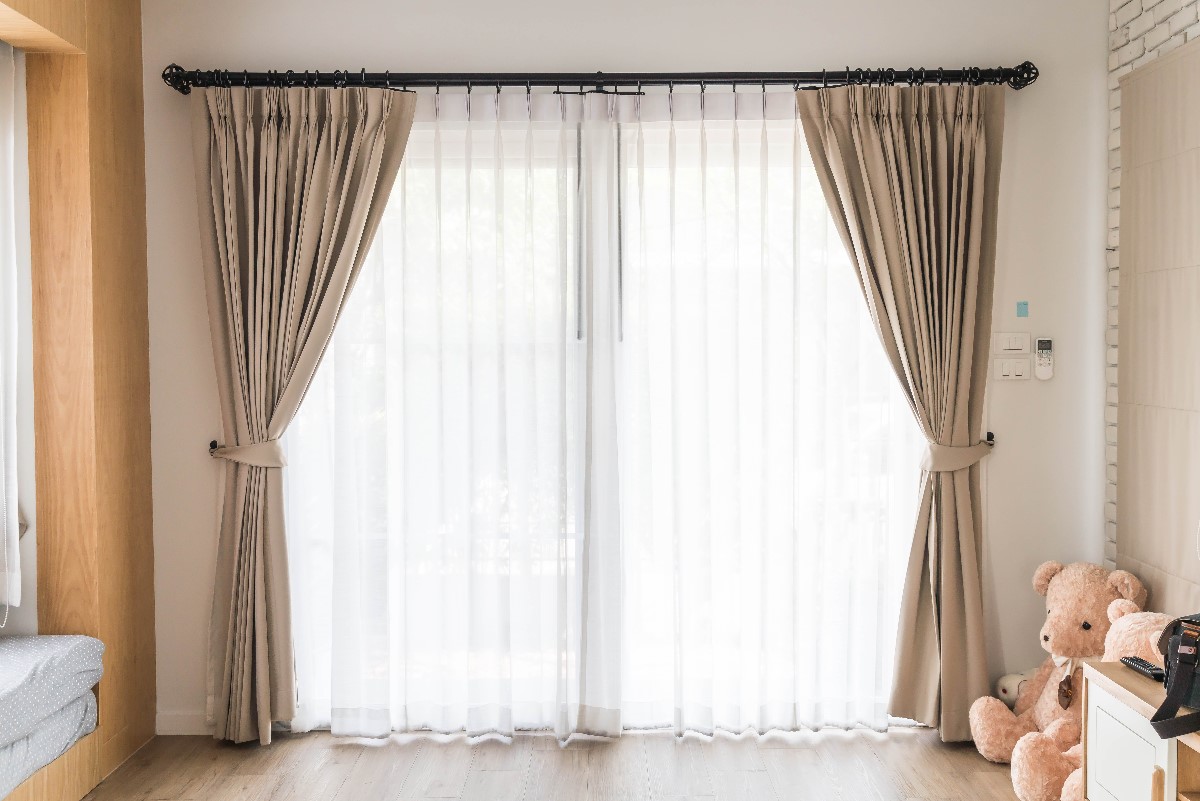 Linen curtains – a natural accent at home