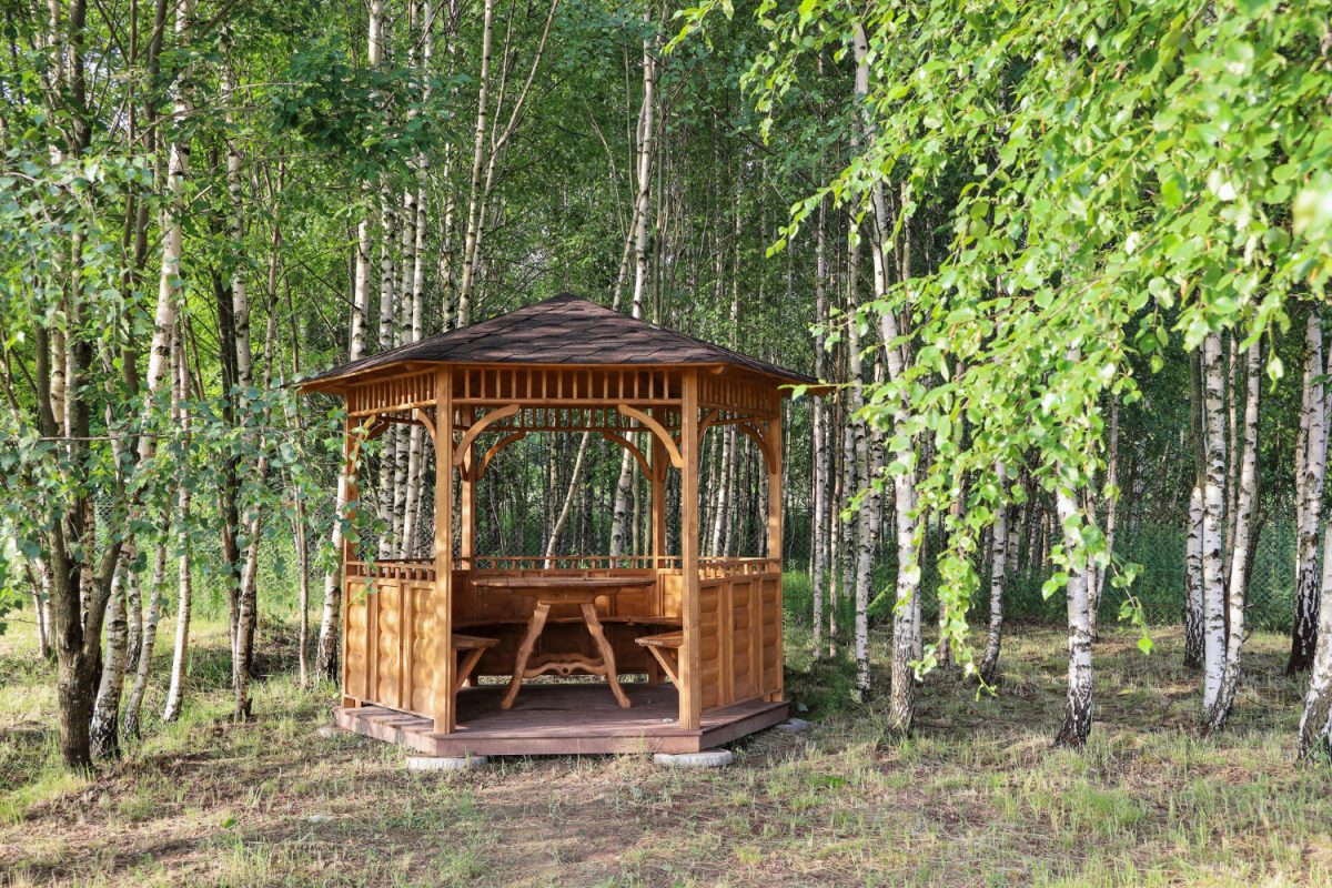 How to paint a wooden gazebo?
